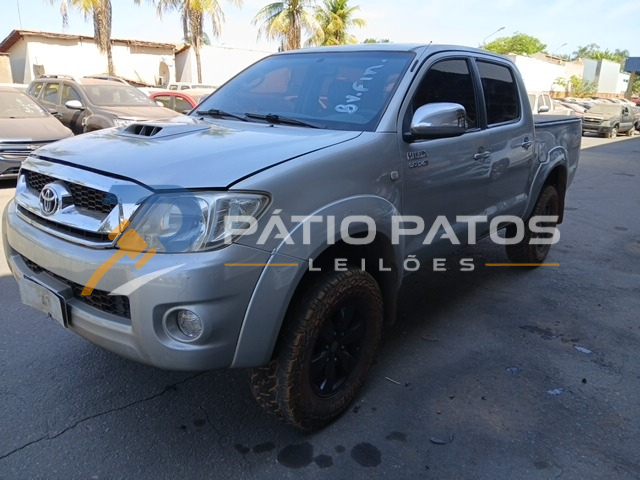 TOYOTA - HILUX CD4X4 SRV 2009/2009; PRATA; DIESEL