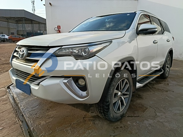 TOYOTA - HILUX SWSRXA4FD 2017/2017; BRANCA; DIESEL