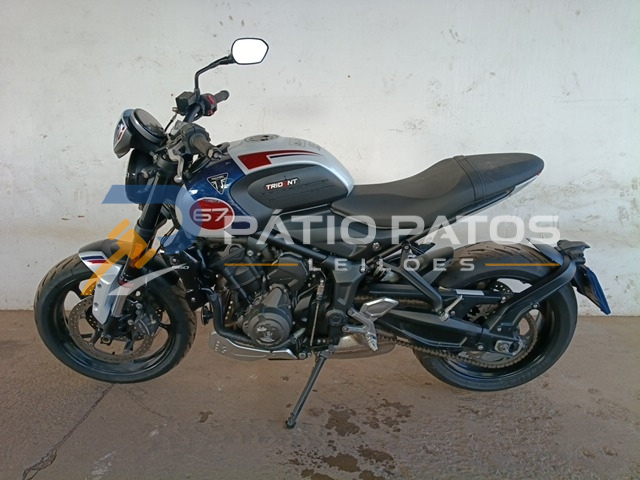 TRIUMPH - TRIDENT TRIBUTE 2024/2025; BRANCA; GASOLINA